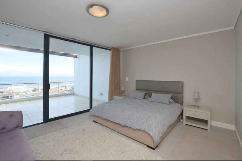 2 Bedroom Property for Sale in Bloubergstrand Western Cape